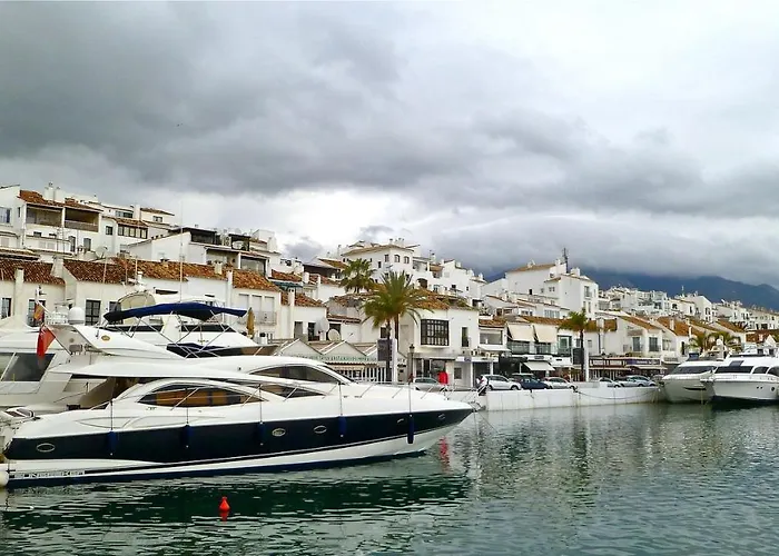Marbella, Arqueros Golf & Country Club, Sleeps 7 1 Child 公寓 马尔韦利亚